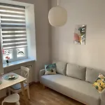 Omorika Na Zamkowej Lägenhet Kraków