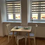 Omorika Na Zamkowej Lägenhet Kraków